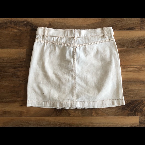 Cute Denim Skirt with belt! - Picture 3 of 4